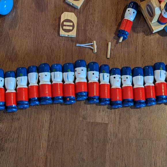 Vintage Wood Toy Soldier Counting Pull Train - Picture 10 of 12